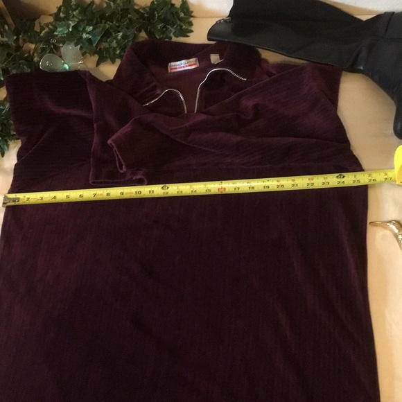 Amanda Smith Sport Top - Picture 4 of 8